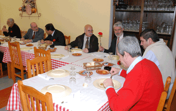 Um grupo de trofenses assinalou o Dia da Liberdade com um almoço