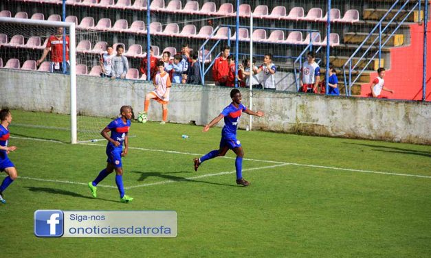 Trofense salva-se com goleada ao Salgueiros