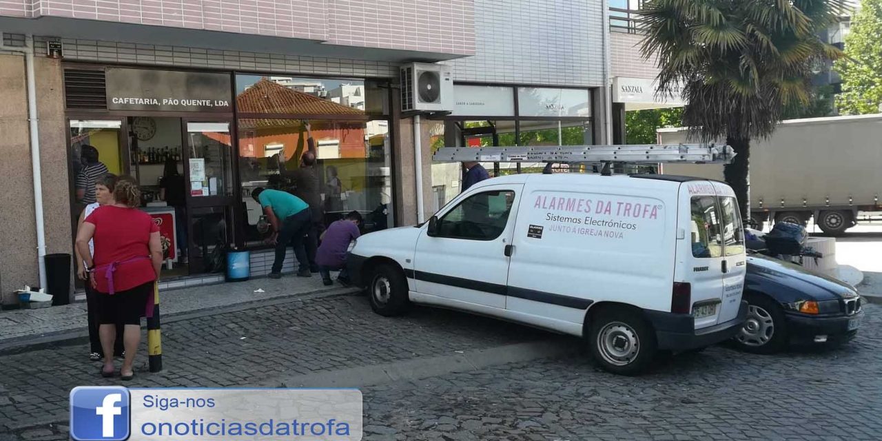 Tentativas de furto a cafés durante a madrugada