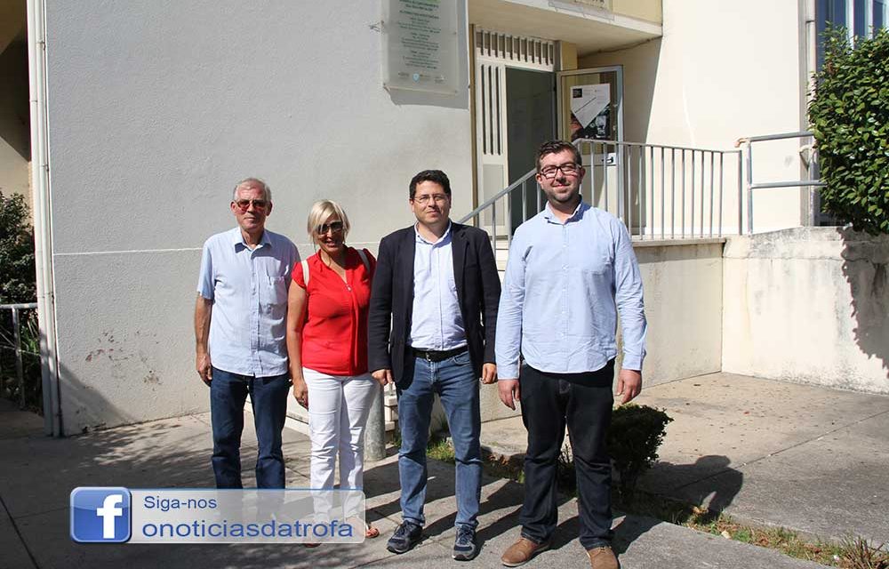 Deputado do PCP visita Centro de Saúde
