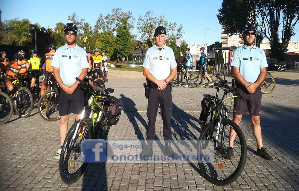Clubes e grupos de cicloturismo, BTT e ciclismo da Trofa doam bicicletas à GNR