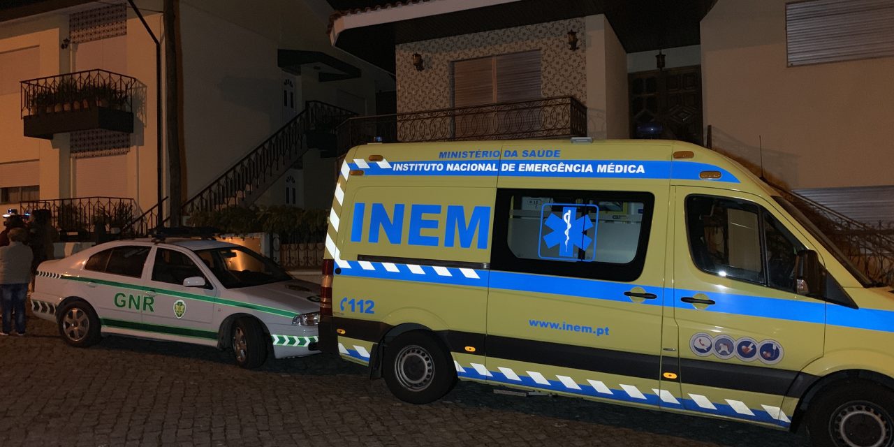 Homem morre em Alvarelhos ao cair de telhado c/video