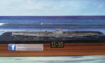 António Marranita oferece miniatura de submarino alemão da 1.ª Guerra a novo museu