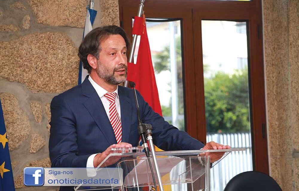Presidente da Junta do Coronado processa vereadora