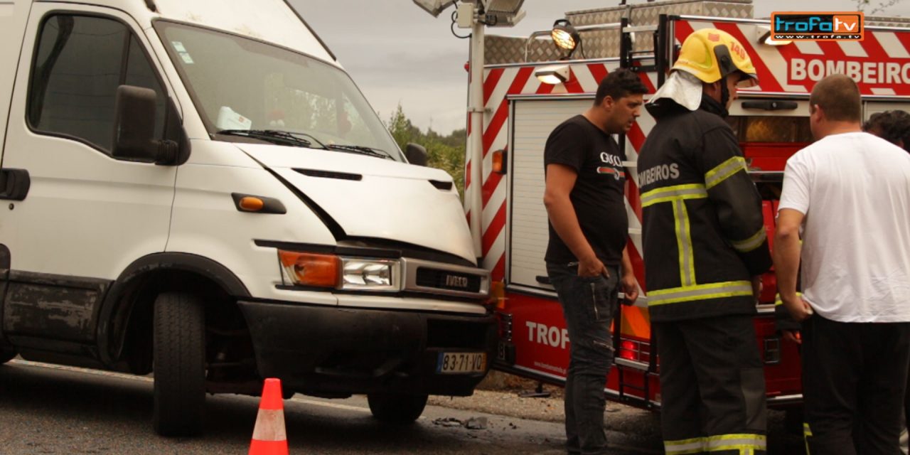 Carro dos B.V Trofa envolvido em acidente c/video