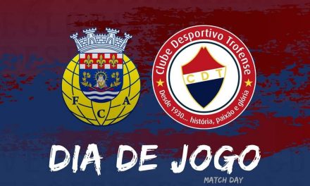 Trofense cai em Arouca