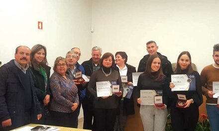 Assembleia de Freguesia homenageia cidadãos